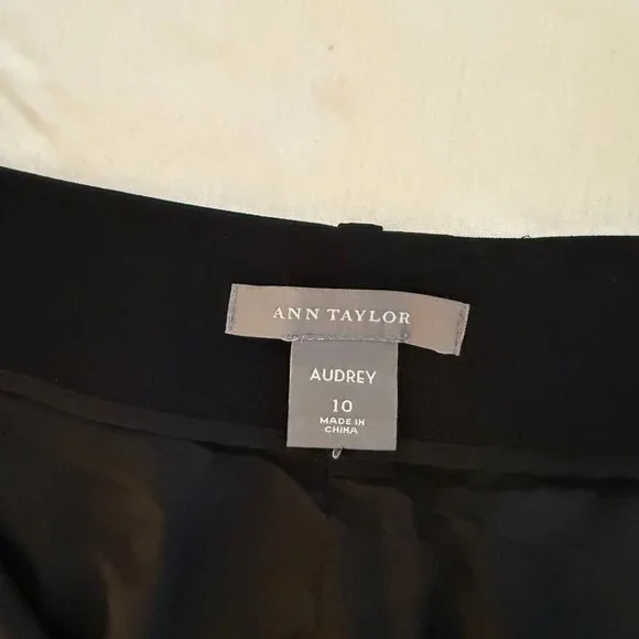 Ann Taylor Black Audrey Pants / Size 10 / Classic/Timeless - Picture 7 of 8